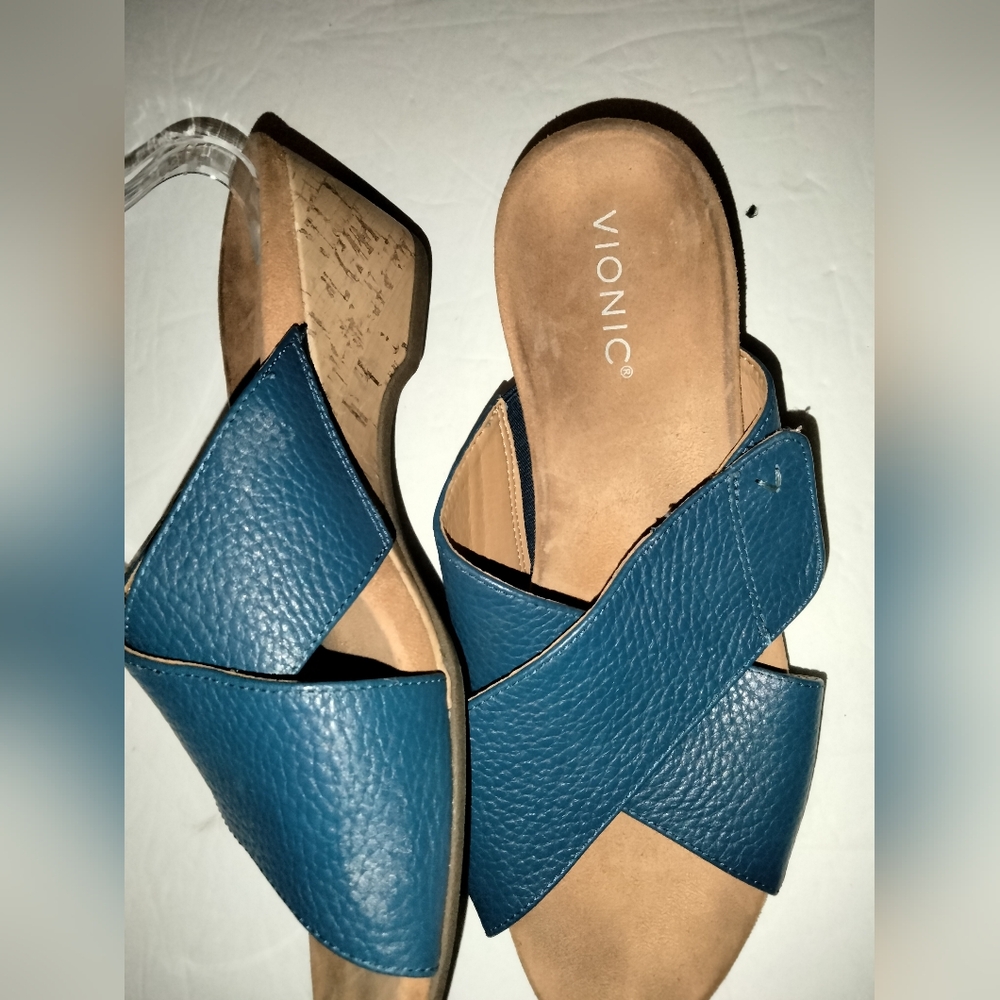 Vionic (Sz 9.5) Blue & Tan Adjustable Crisscross Strap Leticia Open Toe Sandals - Picture 6 of 14